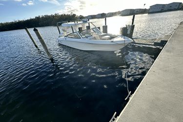 29' Boston Whaler 2021 Yacht For Sale